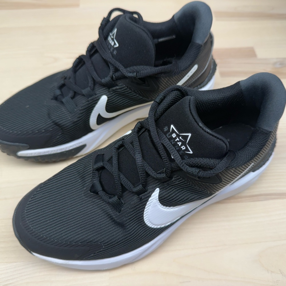 Nike Kids Star Runner 4 Running Shoes Big Kid Size 4.5